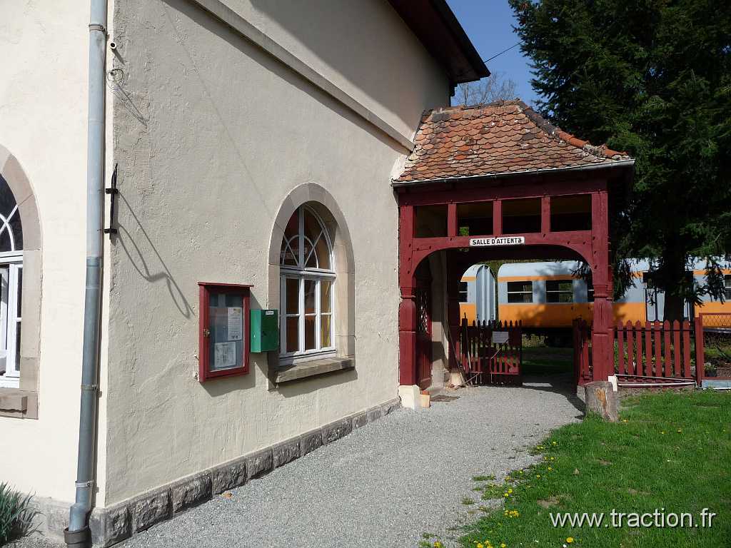 2011_04_Rodage (41).jpg - 10/04/2011 - 68053 MULHOUSE CEDEX Club de Véhicules Anciens d'Alsace Mulhouse 2ème Rodage Printanier, le petit train de la Doller